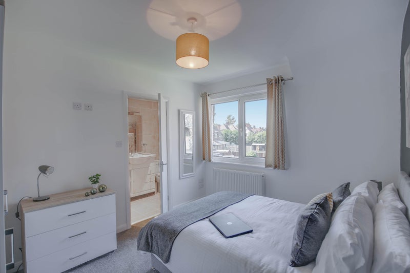 Photo 1: Room 4 with en-suite