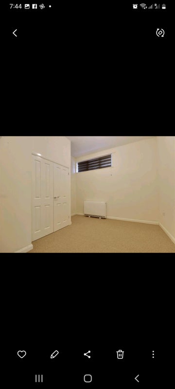 Photo 1: Large double Bedroom available in Gosport