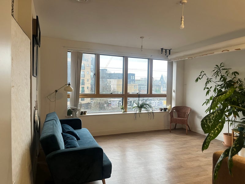 Photo 1: Sofabed. Desk & chair available. 