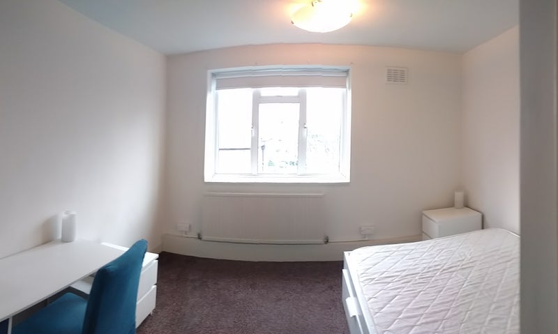 Photo 1: sunny modern double room on at the edge of Notting Hill