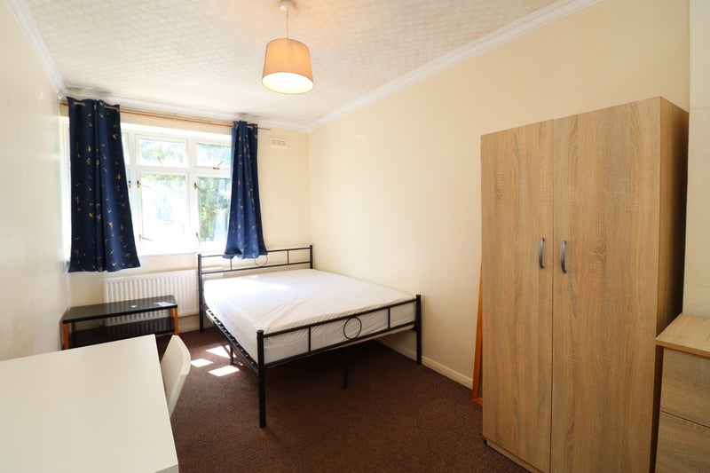 Photo 1: Room 1: £190 per week - Double room single use - £823 per month