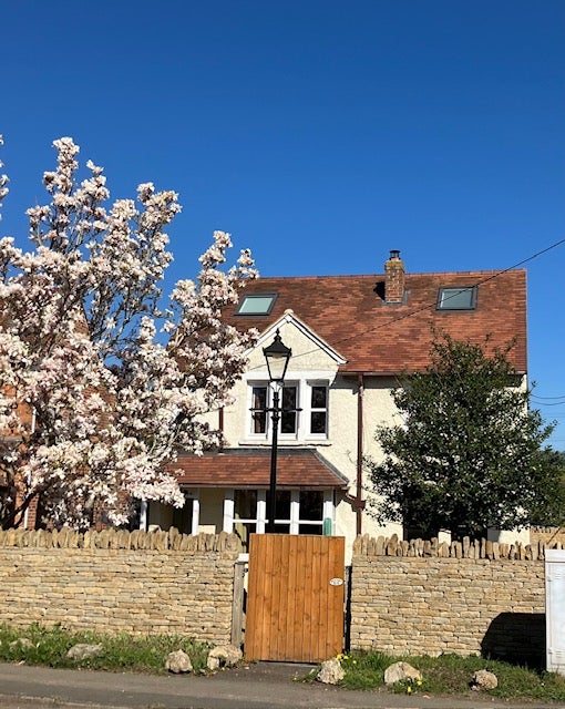 Photo 1: Front Aspect of Property