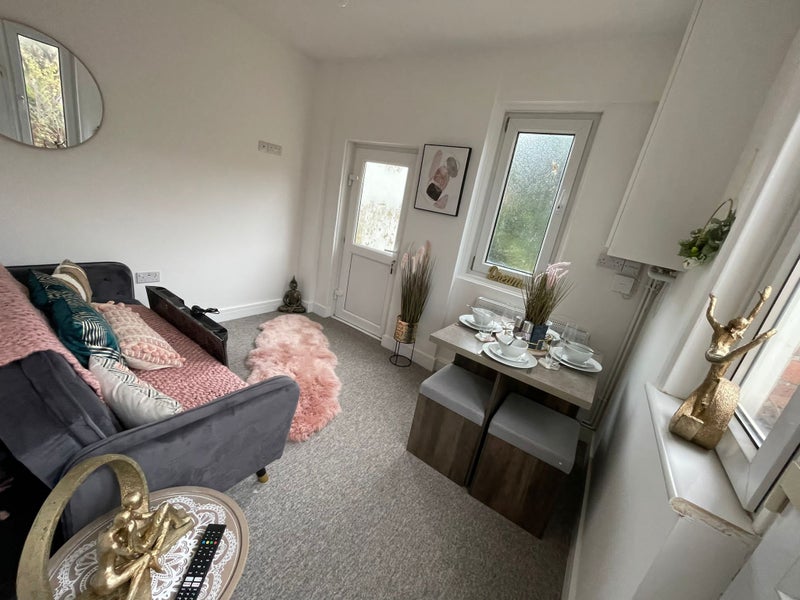 Photo 1: Communal Lounge/Dining Area