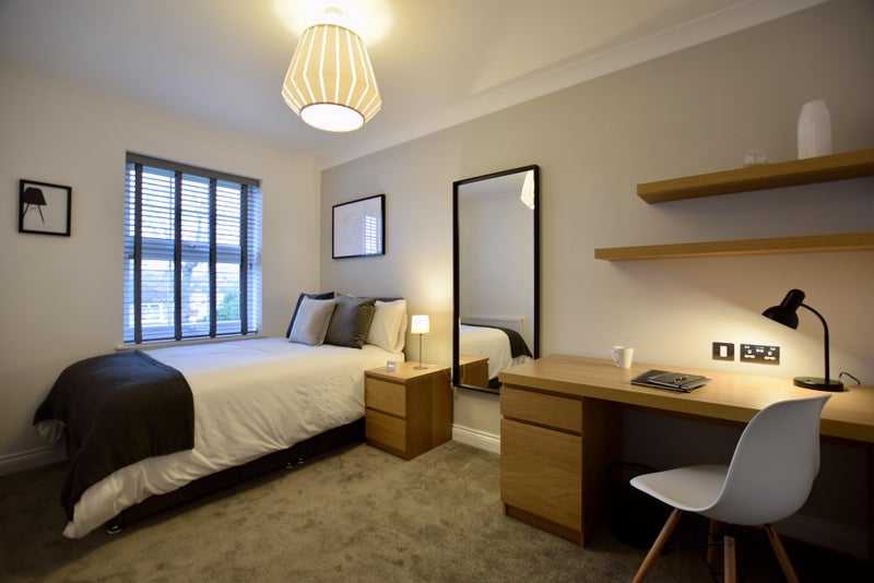 Photo 1: Available from 27th February, £825pcm