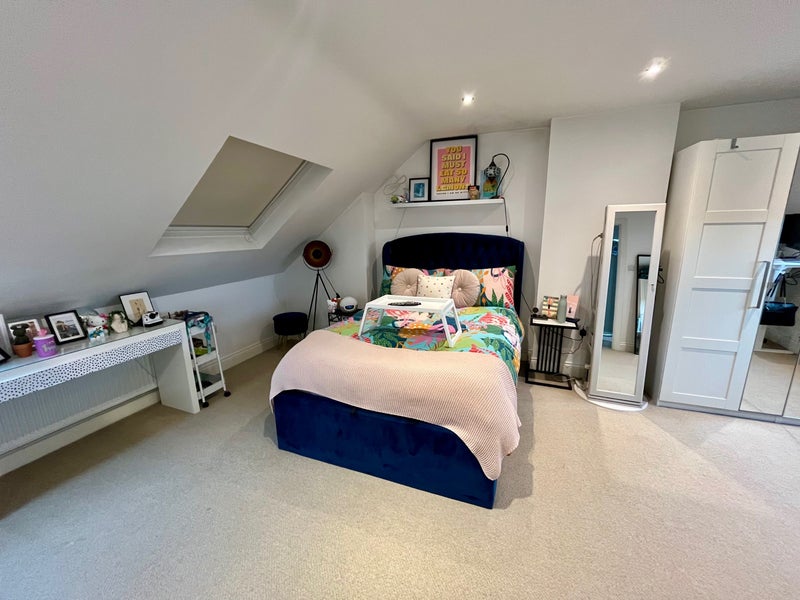 Photo 1: Lots of space 