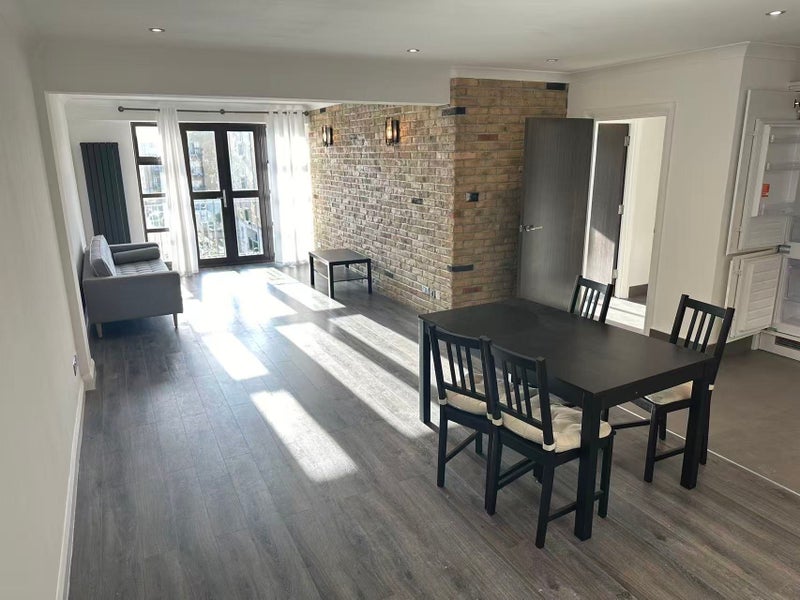 Photo 1: livingroom+kitchen