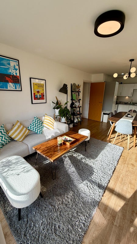 Photo 1: Living room & Kitchen