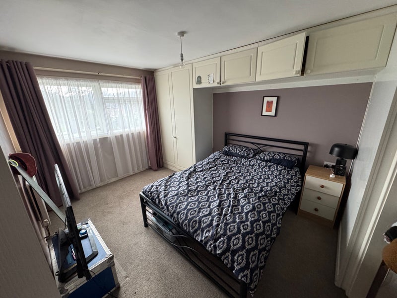 Photo 1: Rentable room