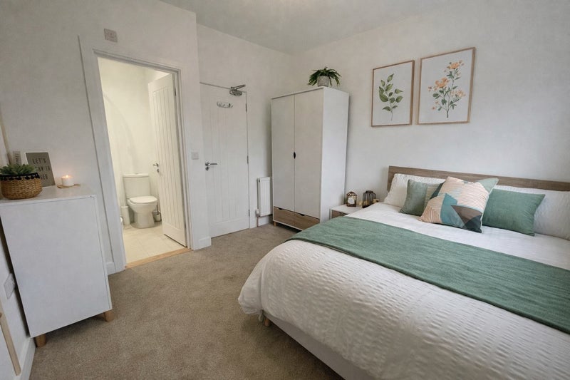 Photo 1: Room 3 w/ ENsuite