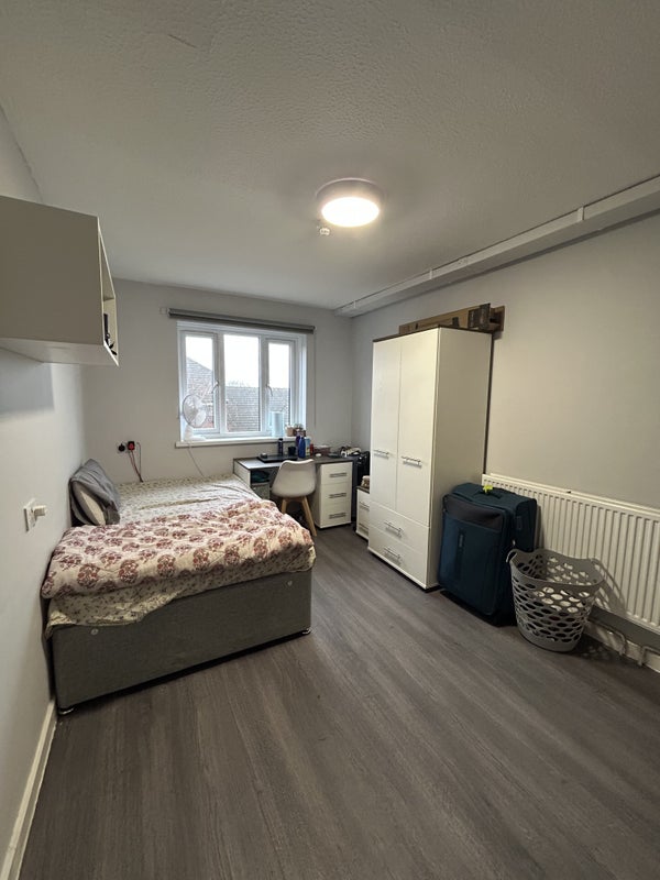 Photo 1: Premium Ensuite Room 