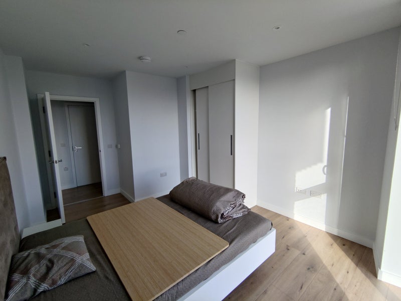 Photo 1: Bedroom