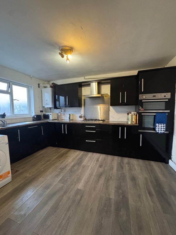 Photo 1: Shared kitchen