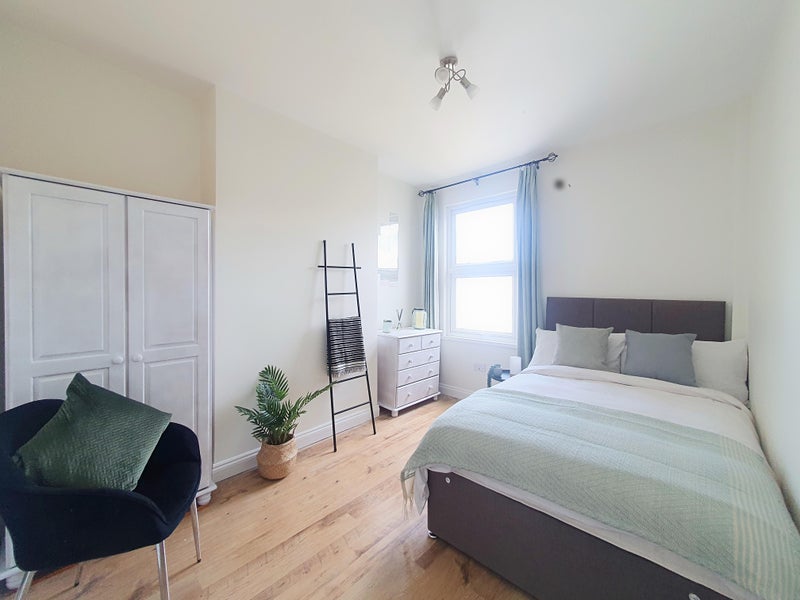 Photo 1: Double Room