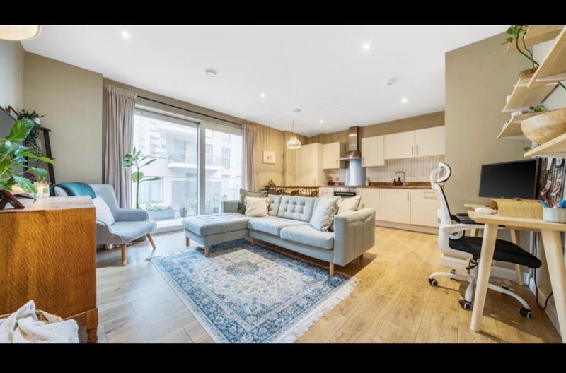 Photo 1: Lounge/ kitchen and balcony 