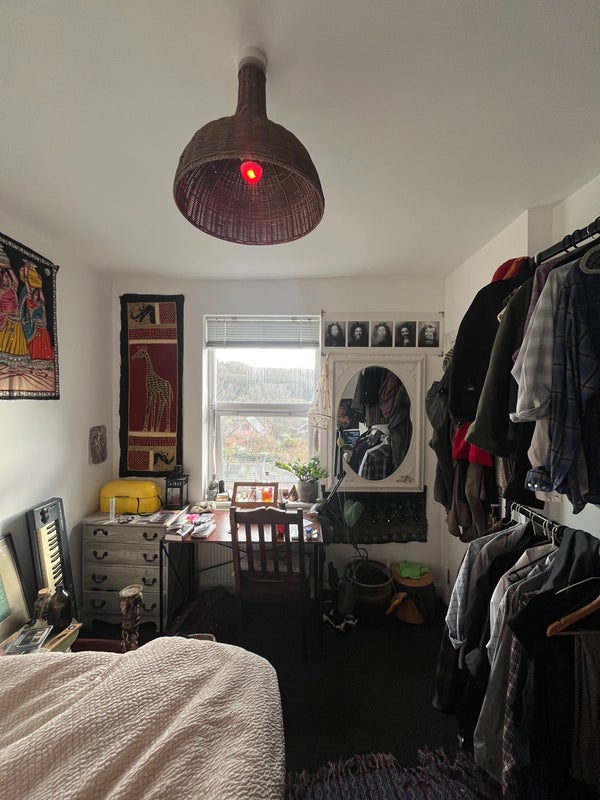 Photo 1: This is the room 