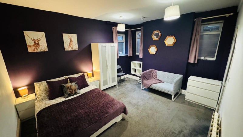 Photo 1: BEDROOM 1 - DOUBLE ENSUITE FOR SINGLE OCCUPANCY ONLY