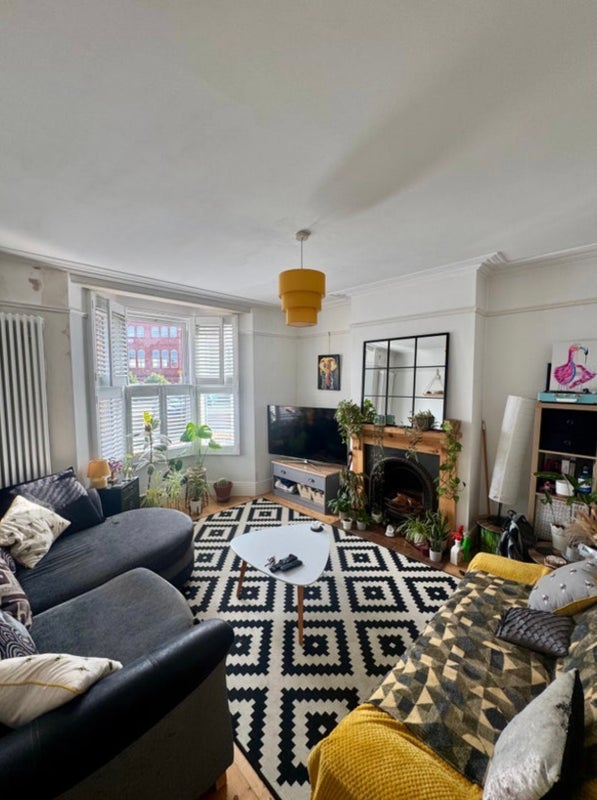 Photo 1: Living room