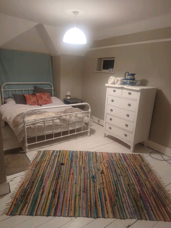 Photo 1: Double room furnished or unfurnished