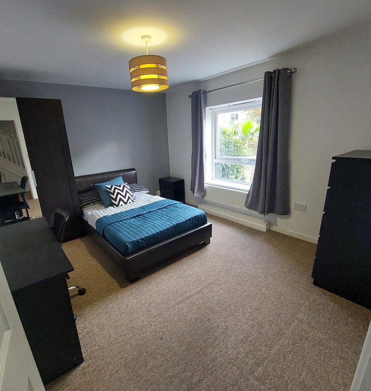 Photo 1: LARGE DOUBLE 