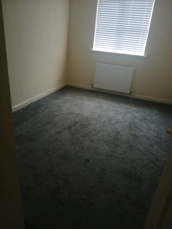 Photo 1: The property is unfurnish, you get your thing your self