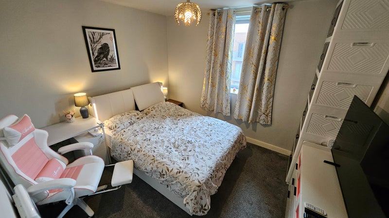 Photo 1: Master Ensuite Bedroom 1