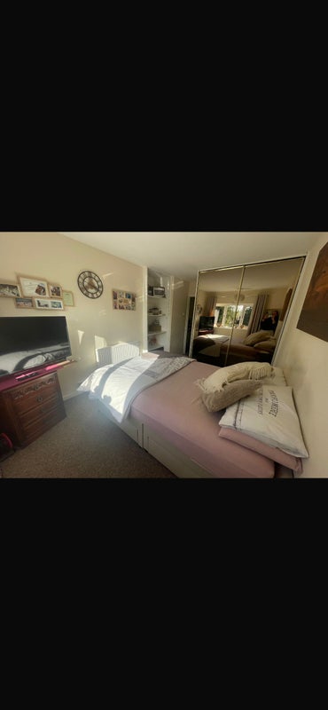 Photo 1: Available room