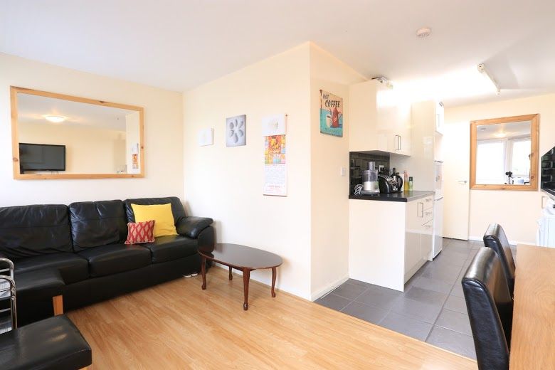 Photo 1: Lounge area