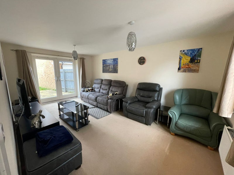 Photo 1: living room