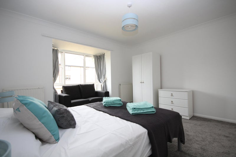 Photo 1: Room 3- £875pcm