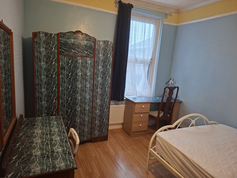 Photo 1: Room 1 Photo 1 