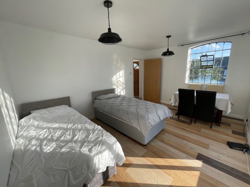 Photo 1: 650 room has double bed 