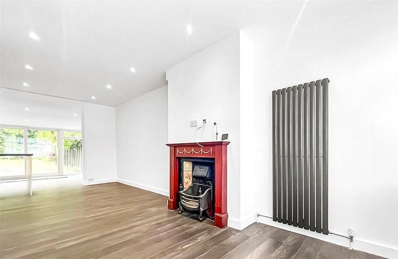 Photo 1: Living room