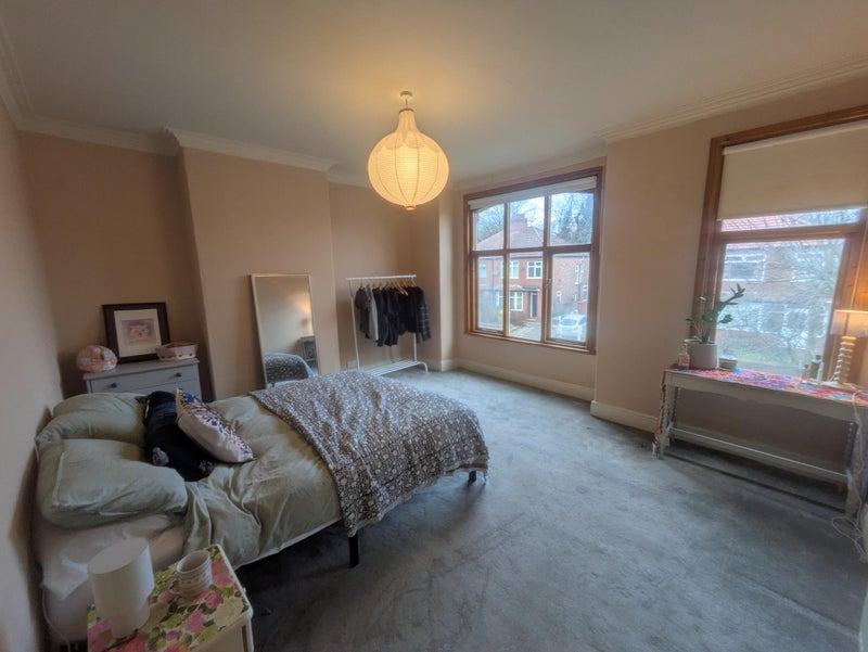 Photo 1: Room 1 (£775 inc bills)