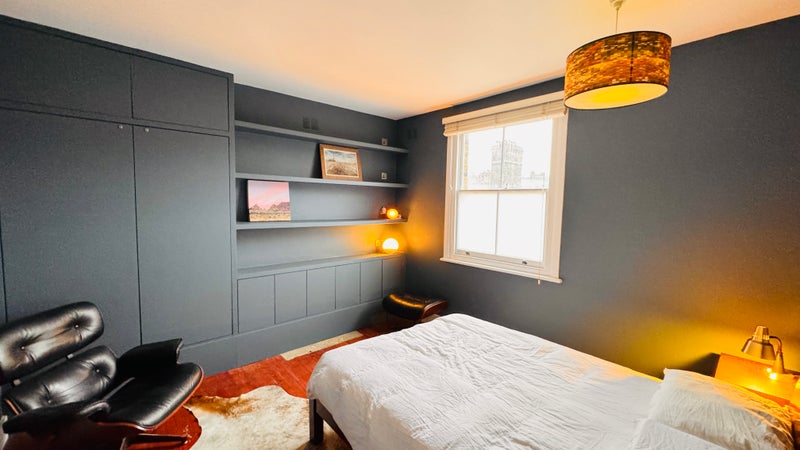 Photo 1: Spacious, bright double bedroom