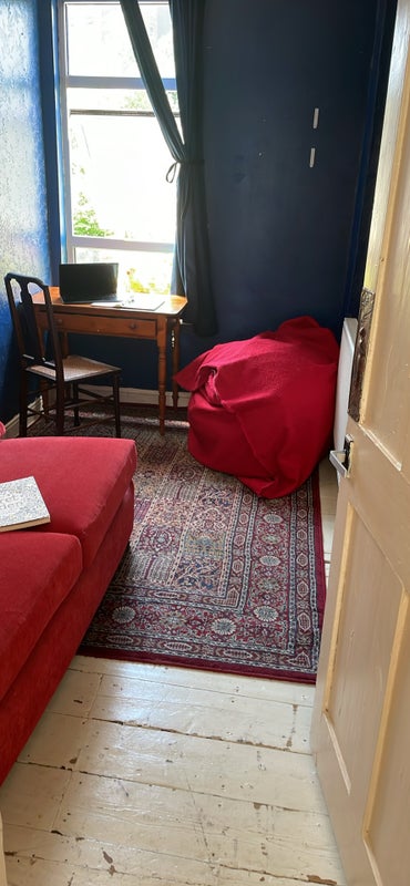 Photo 1: Single sitting room/office 