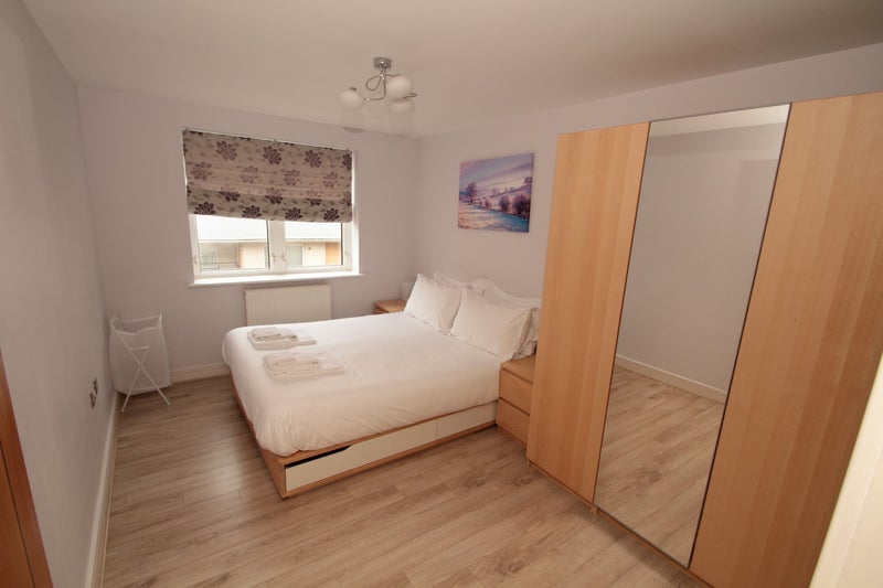 Photo 1: Ensuite master room