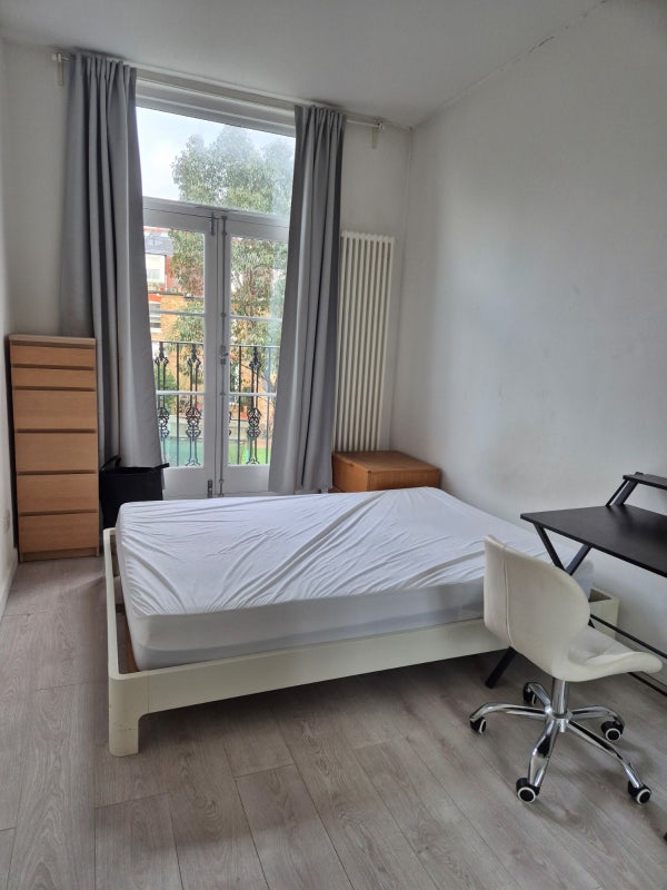 Photo 1: Double Room