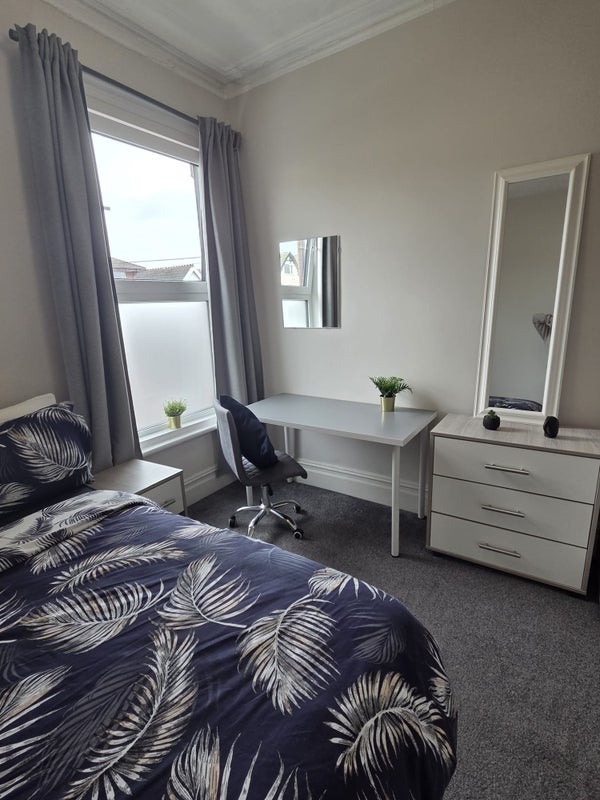 Photo 1: Room 4, £485
