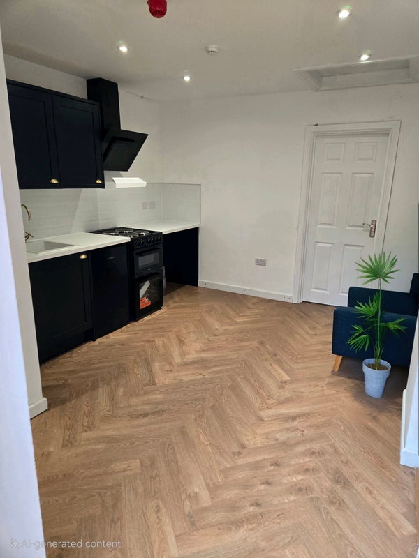 Photo 1: Kitchen lounge