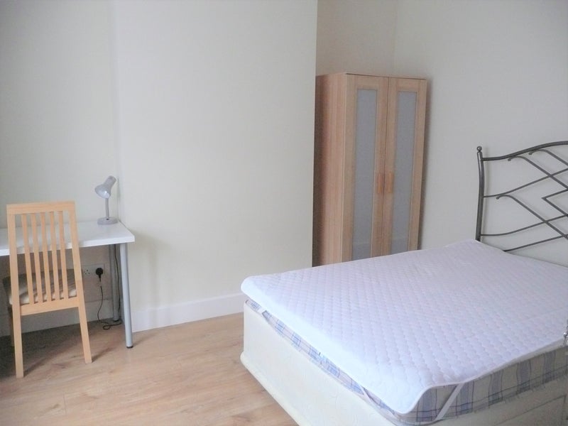 Photo 1: Doublrroom 2