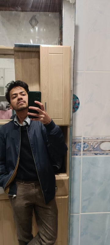 Photo 1: Please help me keep active in a gym and with fashion 😭.