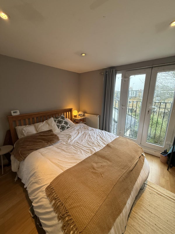 Photo 1: Double Room - King sized bed