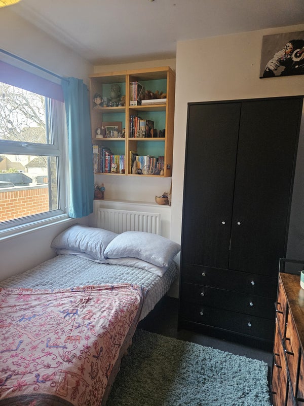 Photo 1: Just idea of set up, can be emptied/re arranged.