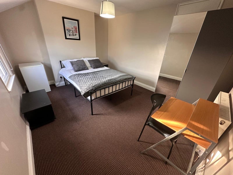 Photo 1: DOUBLE ROOM £200.00 PER WEEK ALL BILLS INCLUDED.