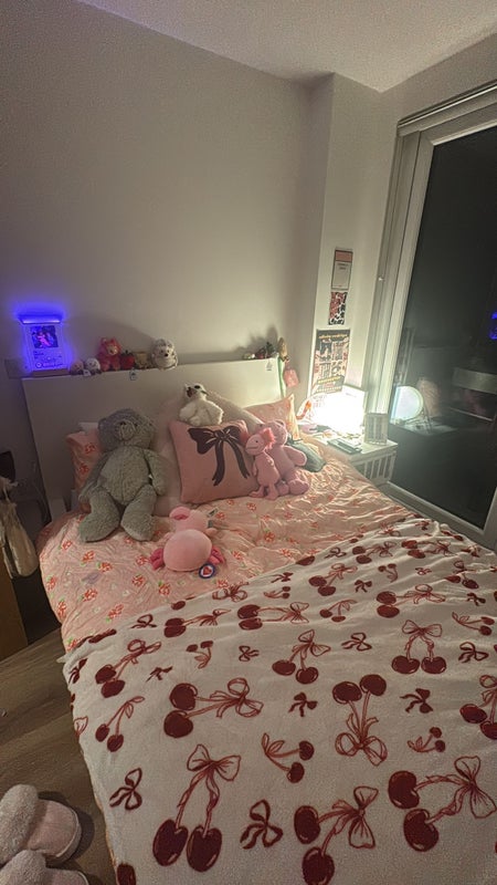 Photo 1: Your room is so cosy! Even with a balcony view! 💕