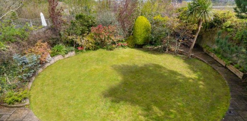 Photo 1: Garden accessible from apartment 