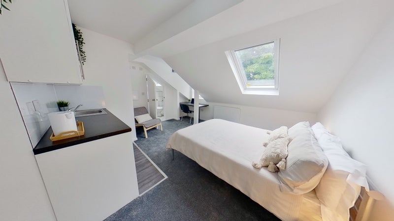 Photo 1: Desk & Chair, Skylight Window, Window View