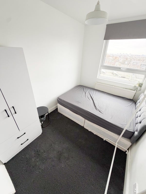 Photo 1: This is the £780 one