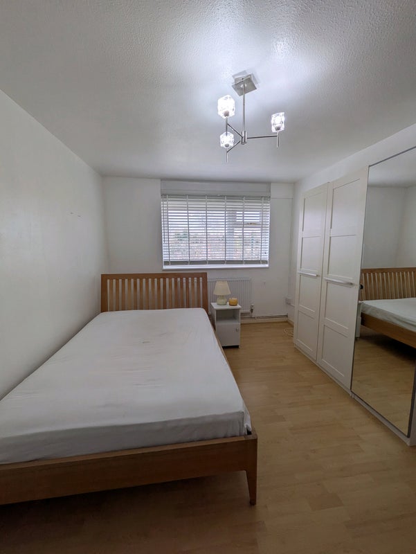 Photo 1: One double room  £1000 per calendar month all bills inclusive