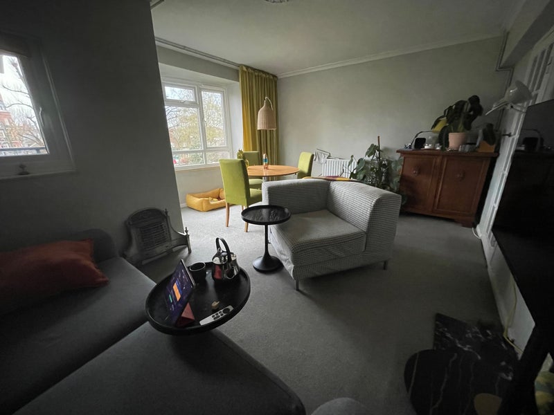 Photo 1: Lounge area